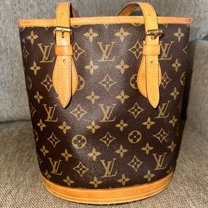Louis Vuitton Monogram Bucket PM Shoulder Bag M42238 LV G4963